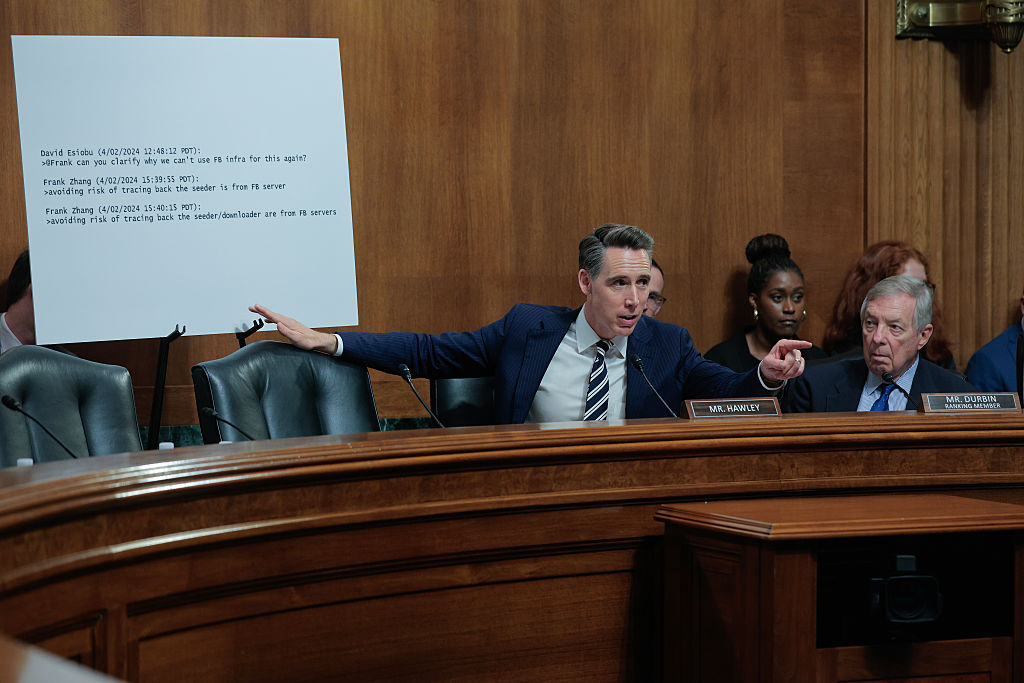 U.S. Senate Bill Seeks Mandatory Disclosure of AI-Driven Layoffs