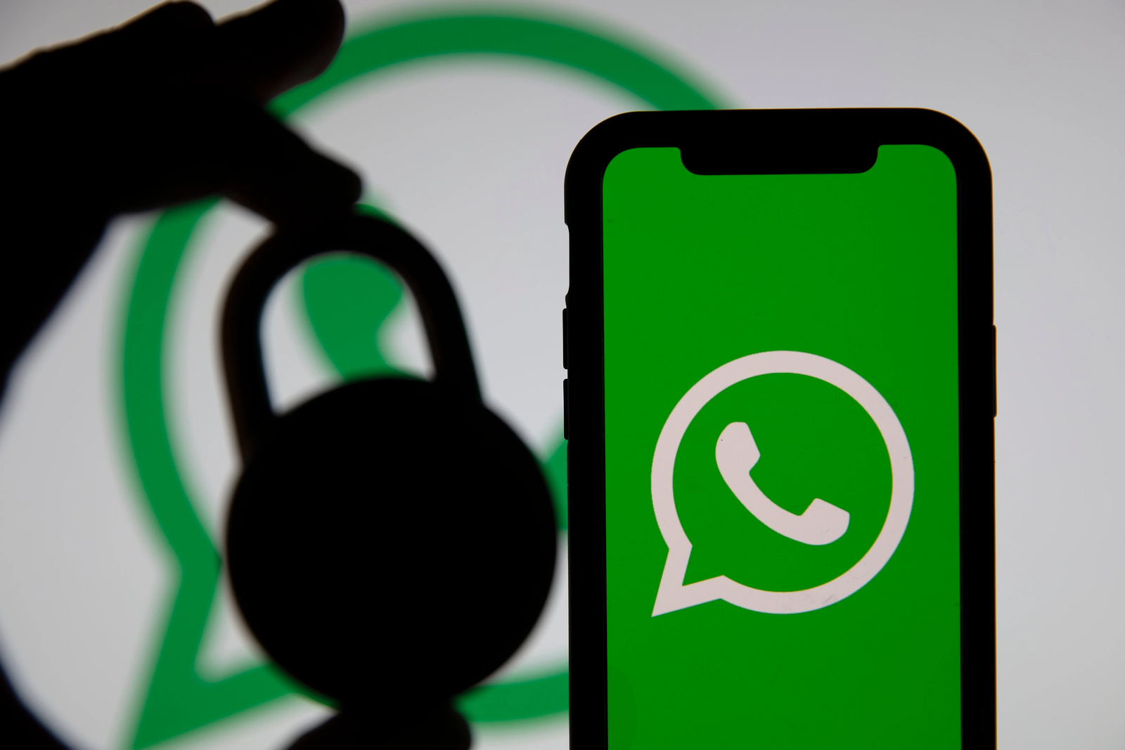 WhatsApp Under Fire as Data Privacy Concerns Intensify
