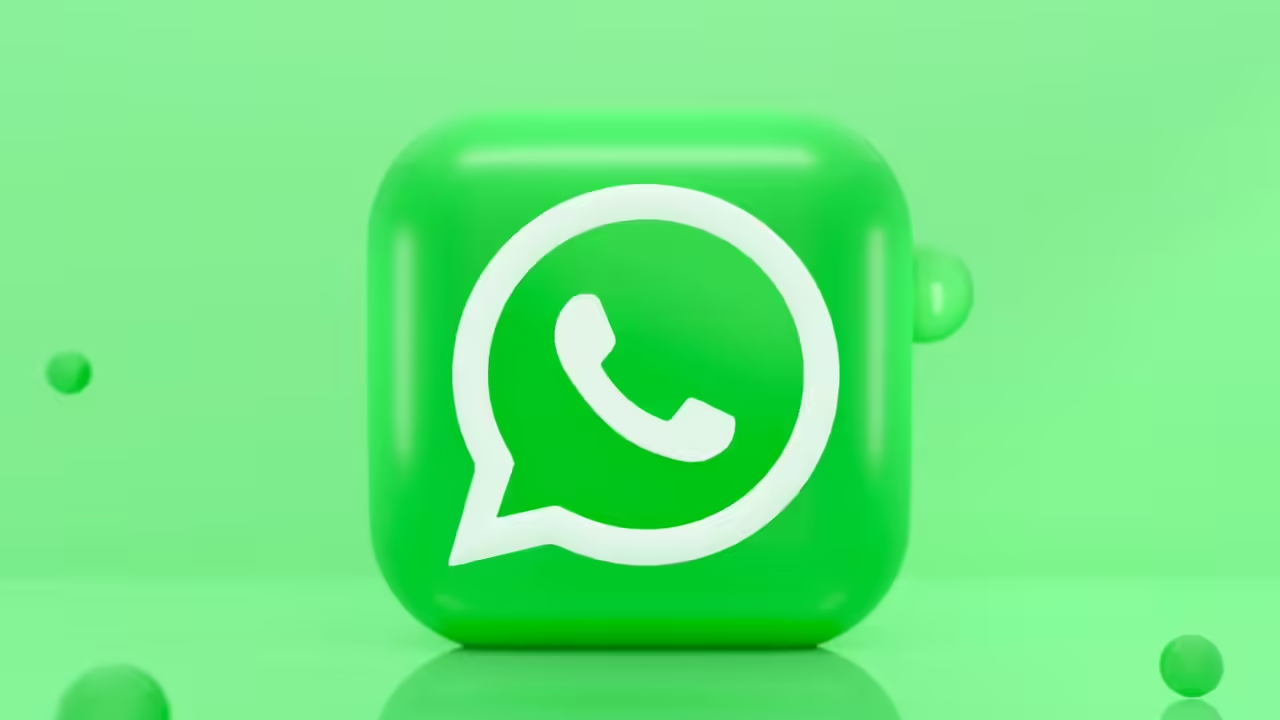 Russia Warns of Complete WhatsApp Ban Amid Data-Rule Dispute