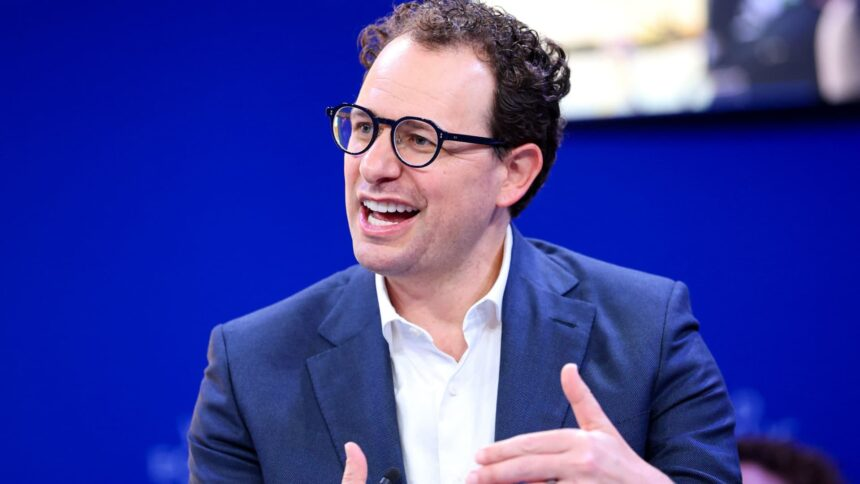 Anthropic Expands Claude Cowork with Enterprise Connectors