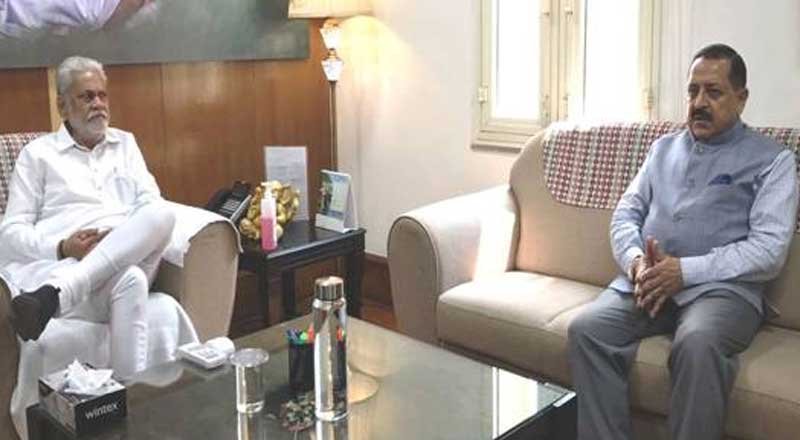 Union Minister Dr Jitendra Singh proposes Integrated Aroma Dairy Entrepreneurship for J & K  to augment the income of farmers