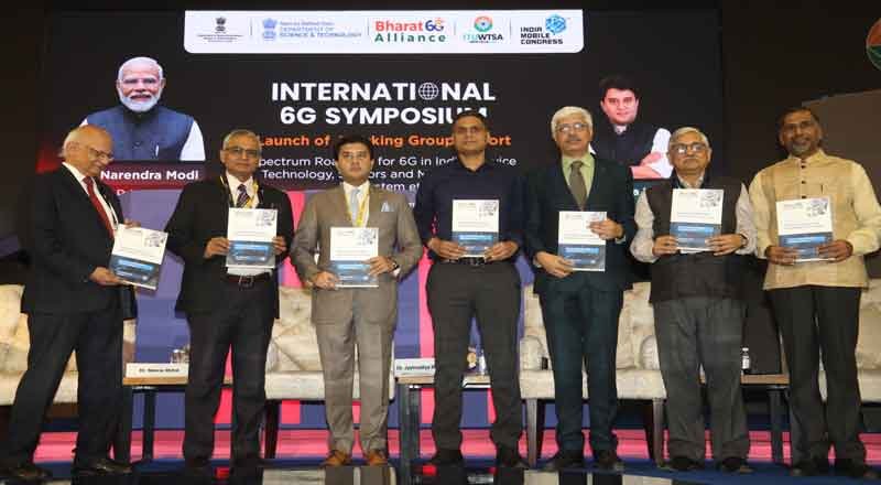 Day 2 of India Mobile Congress 2024: Leaders Push for Global Digital Governance, Explore India's 6G Prospects